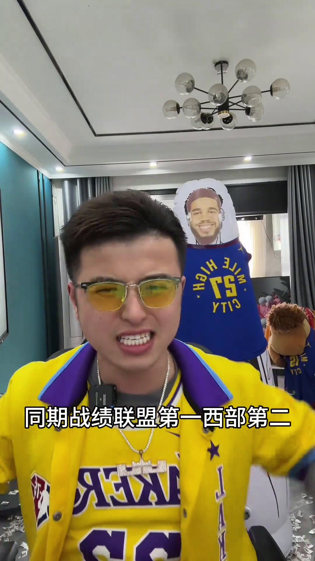 湖人队前场球员突出表现，压制对手反扑